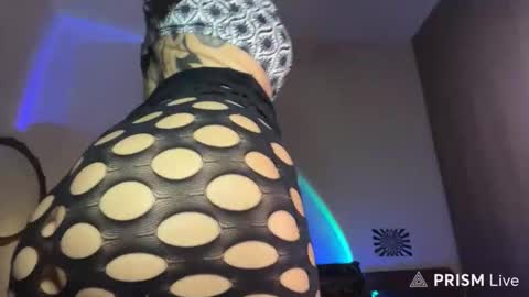 Snapshot of mooncinna chatting on October 8, 2025, 9:34 pm Cinna online show from October 8, 2025, 9:34 pm