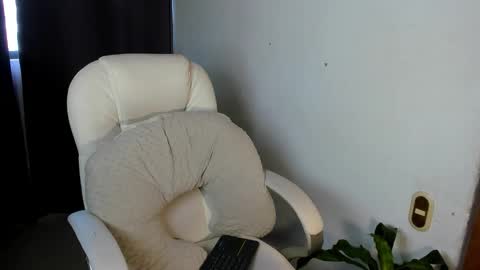 Snapshot of moonie_baddie31 chatting on October 20, 2025, 8:31 pm moonie_baddie31 online show from October 20, 2025, 8:31 pm