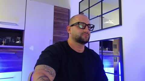 Twitterjoe dominik     online show from September 24, 2025, 1:58 pm