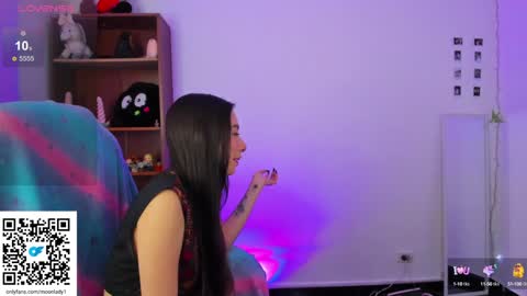 Snapshot of moonlady_ chatting on December 7, 2024, 9:11 pm MOON online show from December 7, 2024, 9:11 pm