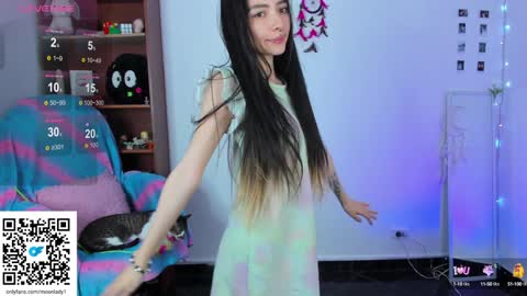 Snapshot of moonlady_ chatting on January 24, 2025, 5:21 am MOON online show from January 24, 2025, 5:21 am