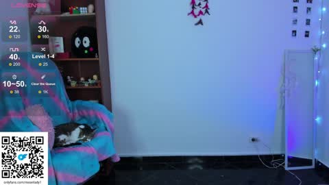 Snapshot of moonlady_ chatting on January 25, 2025, 1:21 am MOON online show from January 25, 2025, 1:21 am