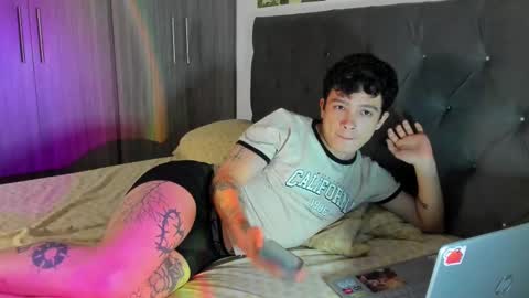 Snapshot of moonlight_baee chatting on February 18, 2025, 5:20 am Clove online show from February 18, 2025, 5:20 am