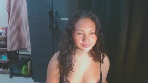 Snapshot of moonlight_xxx chatting on December 18, 2025, 12:38 am moon online show from December 18, 2025, 12:38 am