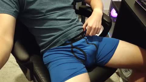 Snapshot of moonlighter7 chatting on October 25, 2025, 1:35 am moonlighter7 online show from October 25, 2025, 1:35 am