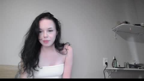 Snapshot of moonlightpoison chatting on July 21, 2026, 9:33 am moonlightpoison online show from July 21, 2026, 9:33 am