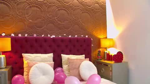 moonligt_iris online show from February 17, 2026, 5:26 am