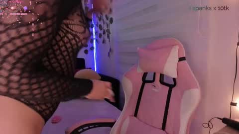 Snapshot of moonliight__ chatting on December 16, 2024, 11:28 pm moonliight__ online show from December 16, 2024, 11:28 pm