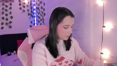 Snapshot of moonliight__ chatting on January 4, 2025, 12:05 am moonliight__ online show from January 4, 2025, 12:05 am