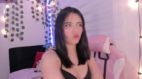 Snapshot of moonliight__ chatting on January 13, 2025, 11:27 pm moonliight__ online show from January 13, 2025, 11:27 pm