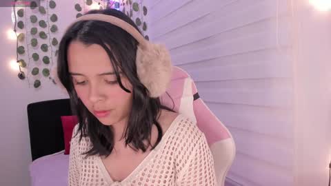 Snapshot of moonliight__ chatting on January 25, 2025, 12:17 am moonliight__ online show from January 25, 2025, 12:17 am