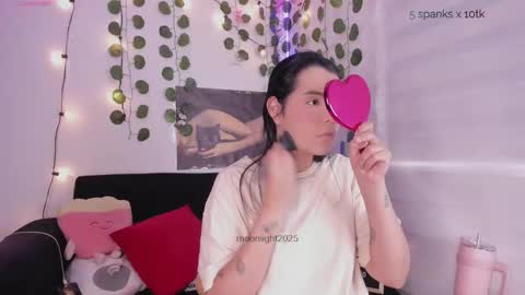 Snapshot of moonliight__ chatting on September 18, 2025, 9:17 pm moonliight__ online show from September 18, 2025, 9:17 pm