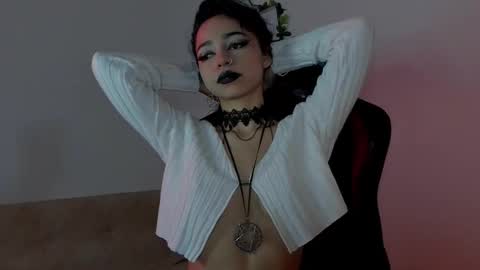 Snapshot of moonmadison chatting on September 19, 2025, 5:09 am Madison online show from September 19, 2025, 5:09 am