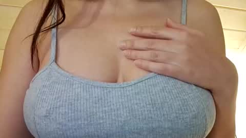 moonrose69 online show from December 17, 2025, 2:39 am