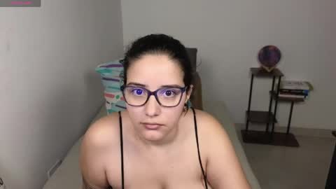 Snapshot of moonwoman_ chatting on April 21, 2026, 3:24 am Moon Woman online show from April 21, 2026, 3:24 am