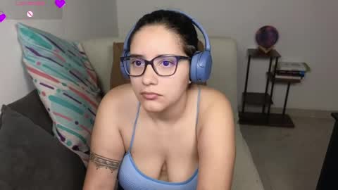 Snapshot of moonwoman_ chatting on May 9, 2026, 5:45 am Moon Woman online show from May 9, 2026, 5:45 am