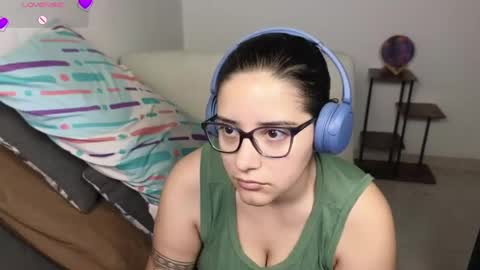 Snapshot of moonwoman_ chatting on May 12, 2026, 5:37 am Moon Woman online show from May 12, 2026, 5:37 am