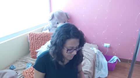 Snapshot of mora_haze chatting on December 28, 2024, 6:40 pm Mora Haze 3 online show from December 28, 2024, 6:40 pm