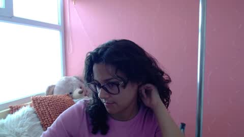 Snapshot of mora_haze chatting on January 9, 2025, 8:44 pm Mora Haze 3 online show from January 9, 2025, 8:44 pm