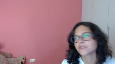 Snapshot of mora_haze chatting on January 24, 2025, 1:24 am Mora Haze 3 online show from January 24, 2025, 1:24 am