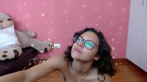 Snapshot of mora_haze chatting on January 27, 2025, 2:53 am Mora Haze 3 online show from January 27, 2025, 2:53 am