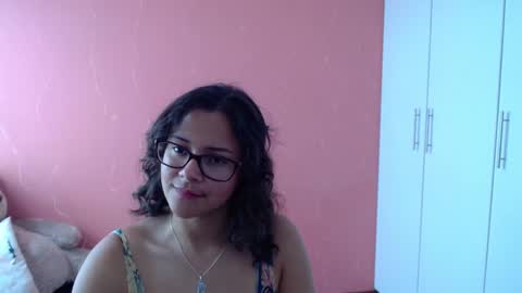 Snapshot of mora_haze chatting on January 27, 2025, 8:17 pm Mora Haze 3 online show from January 27, 2025, 8:17 pm