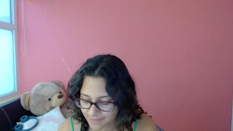 Snapshot of mora_haze chatting on February 2, 2025, 11:32 pm Mora Haze 3 online show from February 2, 2025, 11:32 pm