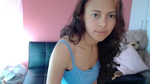 Snapshot of mora_haze chatting on December 18, 2025, 8:15 pm Mora Haze 3 online show from December 18, 2025, 8:15 pm