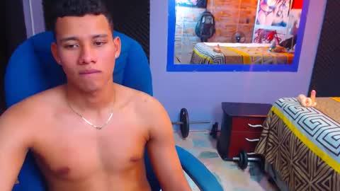 MorenoFullHot online show from December 6, 2024, 6:17 pm