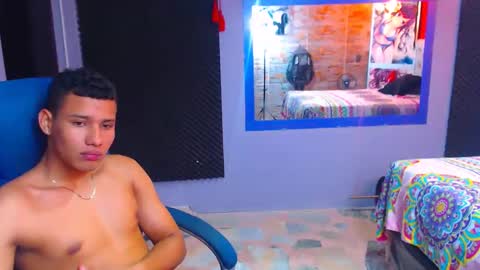 MorenoFullHot online show from December 7, 2024, 11:45 pm