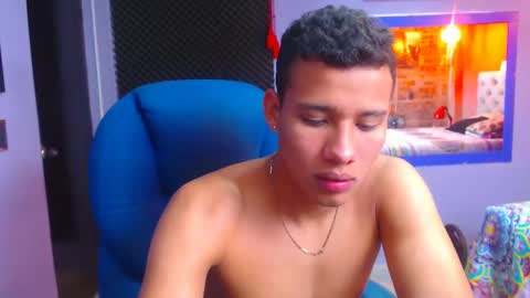 MorenoFullHot online show from December 17, 2024, 12:22 pm