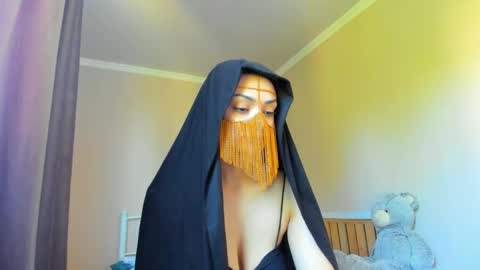 Snapshot of moroccan_diamond_ chatting on May 25, 2026, 8:31 am Medina online show from May 25, 2026, 8:31 am