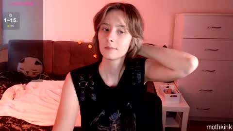 Snapshot of mothkink chatting on October 27, 2025, 2:54 pm mothkink Moth - online show from October 27, 2025, 2:54 pm