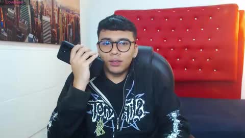 Mou Fly online show from November 10, 2025, 12:59 pm