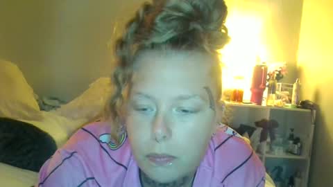 mouse32k online show from June 21, 2026, 3:42 am