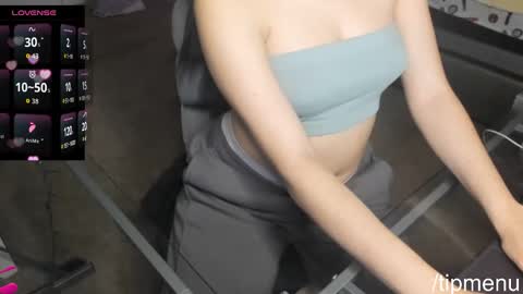 moxieXfoxie online show from March 9, 2026, 4:38 am