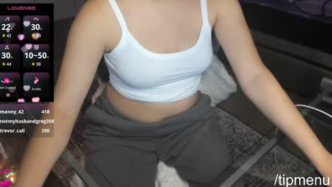Snapshot of moxiexfoxie chatting on April 30, 2026, 9:52 pm moxieXfoxie online show from April 30, 2026, 9:52 pm