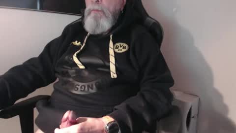 Snapshot of mr_boombastic2021 chatting on November 25, 2025, 10:37 am mr_boombastic2021 online show from November 25, 2025, 10:37 am