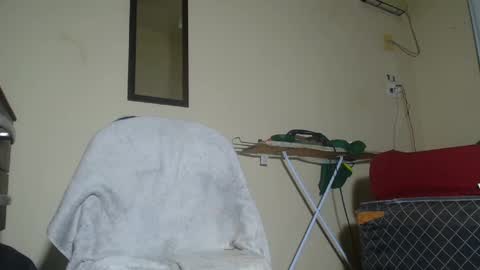 Snapshot of mr_brown_bigger chatting on January 27, 2025, 11:43 pm mr_brown_bigger online show from January 27, 2025, 11:43 pm