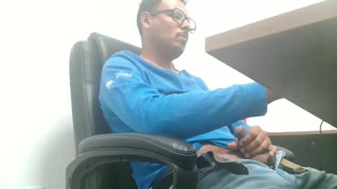 Snapshot of mr_cane chatting on April 22, 2026, 7:04 pm Cane online show from April 22, 2026, 7:04 pm