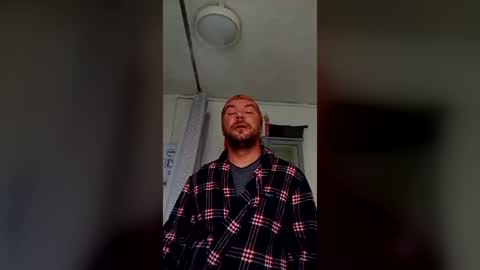 Snapshot of mr_i_ chatting on June 18, 2026, 9:25 am mr_i_ online show from June 18, 2026, 9:25 am