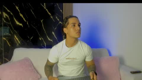 Snapshot of mr_maximo chatting on April 20, 2026, 2:14 am mr_maximo online show from April 20, 2026, 2:14 am
