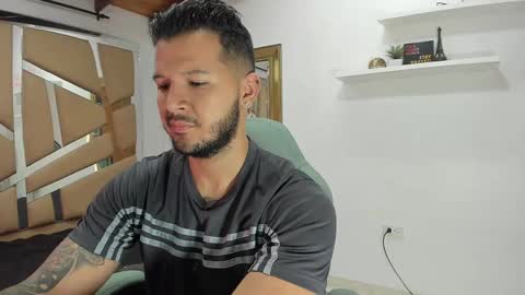 MIKEE online show from February 15, 2025, 3:09 am