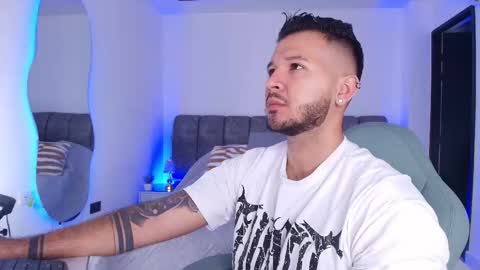 MIKEE online show from November 12, 2025, 3:07 am