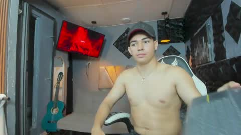 mr_mois online show from April 6, 2026, 6:36 am