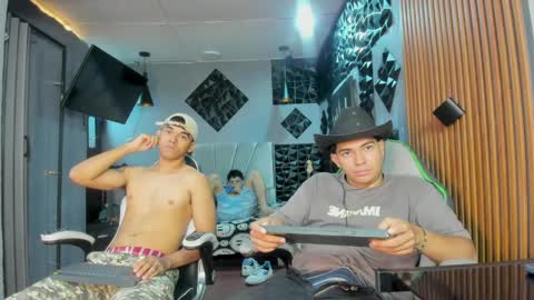 Snapshot of mr_mois chatting on May 30, 2026, 6:54 am mr_mois online show from May 30, 2026, 6:54 am