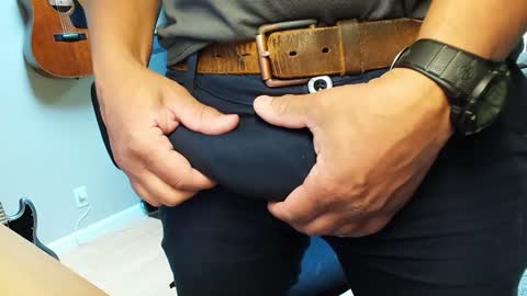 Snapshot of mr_rabbit77 chatting on December 27, 2024, 9:43 pm Rabbit online show from December 27, 2024, 9:43 pm