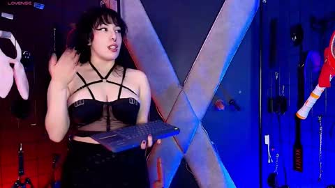 Snapshot of mranii_queen_bdsm_ chatting on December 4, 2025, 3:49 am mranii_queen_bdsm_ online show from December 4, 2025, 3:49 am