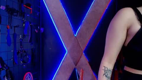 Snapshot of mranii_queen_bdsm_ chatting on December 18, 2025, 3:34 am mranii_queen_bdsm_ online show from December 18, 2025, 3:34 am