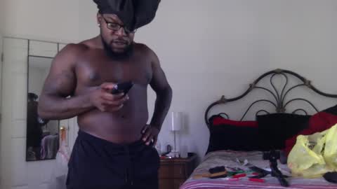 Snapshot of mrbigdthomas chatting on October 14, 2025, 2:29 pm MrBigDThomas online show from October 14, 2025, 2:29 pm